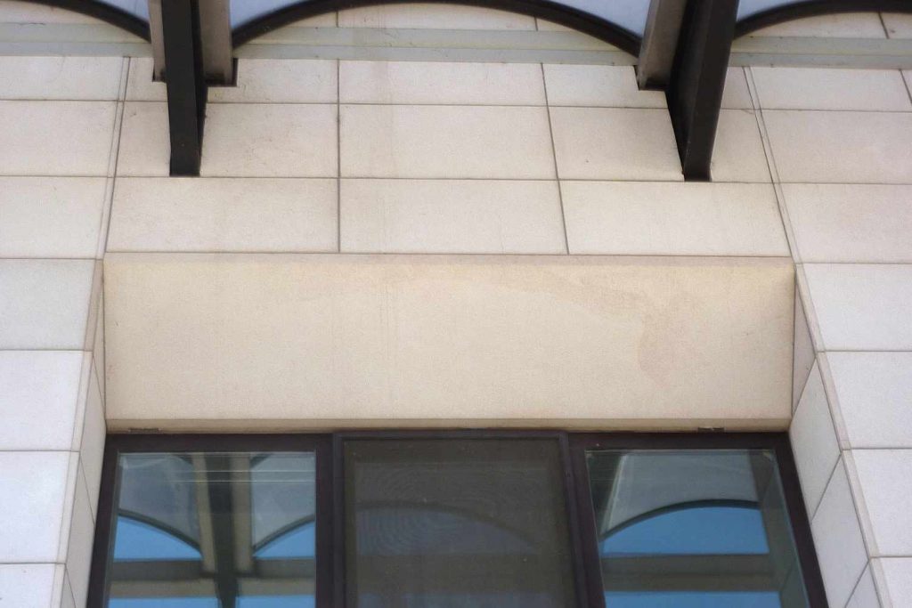 Molino De Cecco Ristrutturazione - particolare della facciata